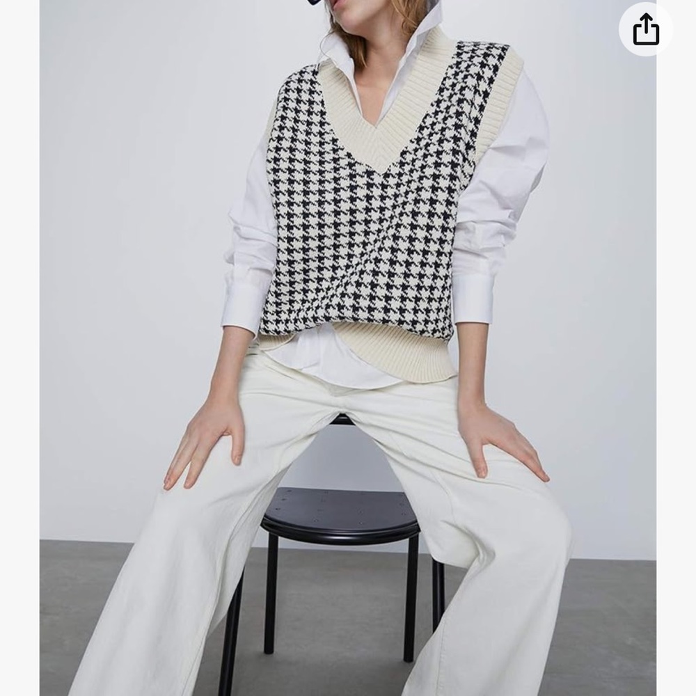 Oversized Houndstooth Knitted Sweatervest